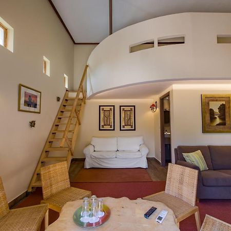 Rocabella Hellinikon Country Hotel Bagian luar foto