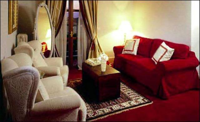 Rocabella Hellinikon Country Hotel Bagian luar foto