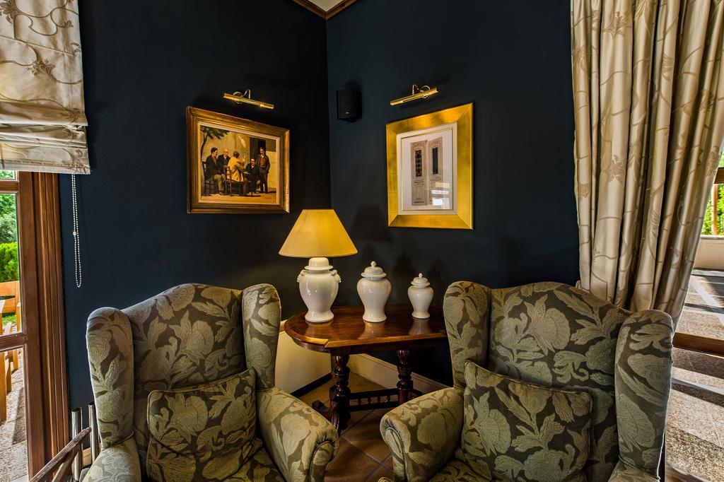 Rocabella Hellinikon Country Hotel Bagian luar foto