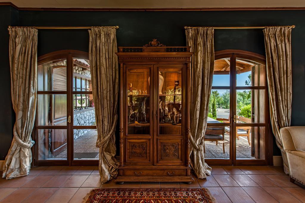 Rocabella Hellinikon Country Hotel Bagian luar foto