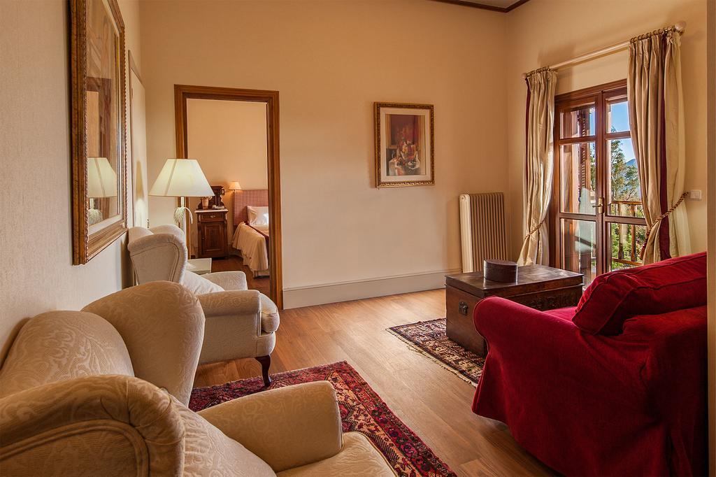 Rocabella Hellinikon Country Hotel Bagian luar foto